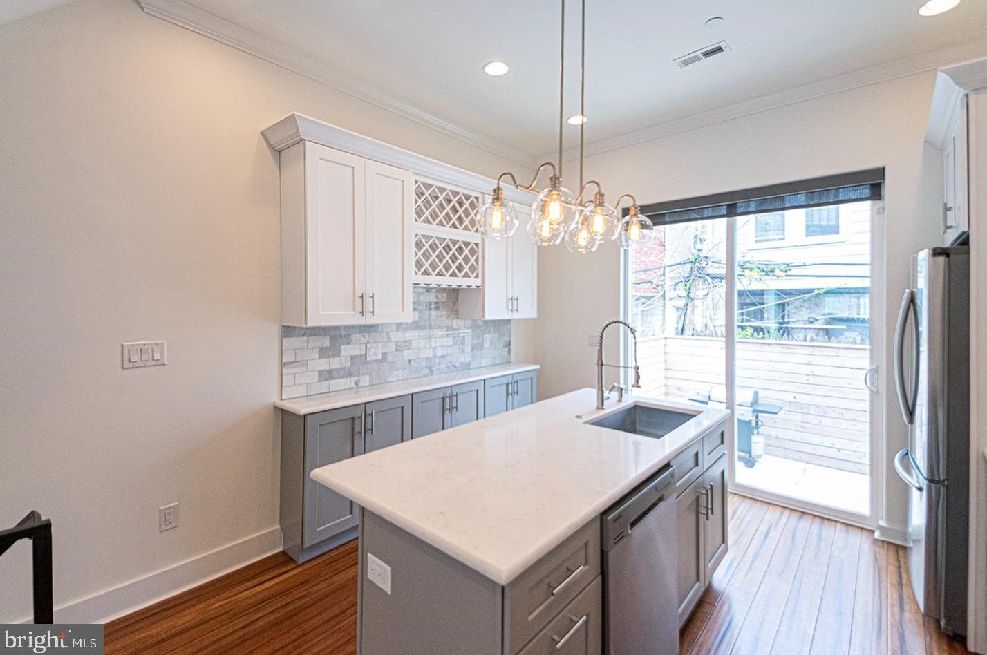2049 Sigel St, Philadelphia PA  19145-2031 exterior