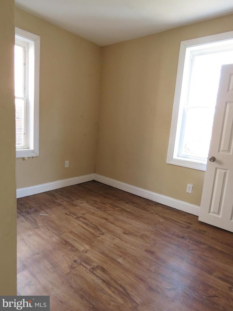 933 Paxon St, Philadelphia PA  19143-4219 exterior