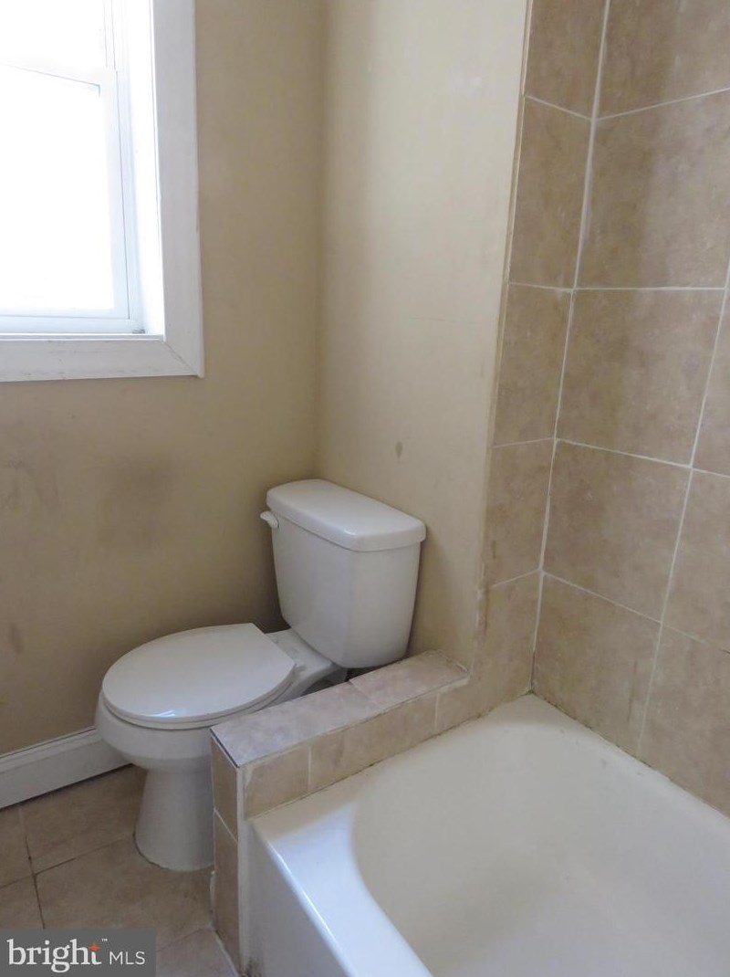 933 Paxon St, Philadelphia PA  19143-4219 exterior