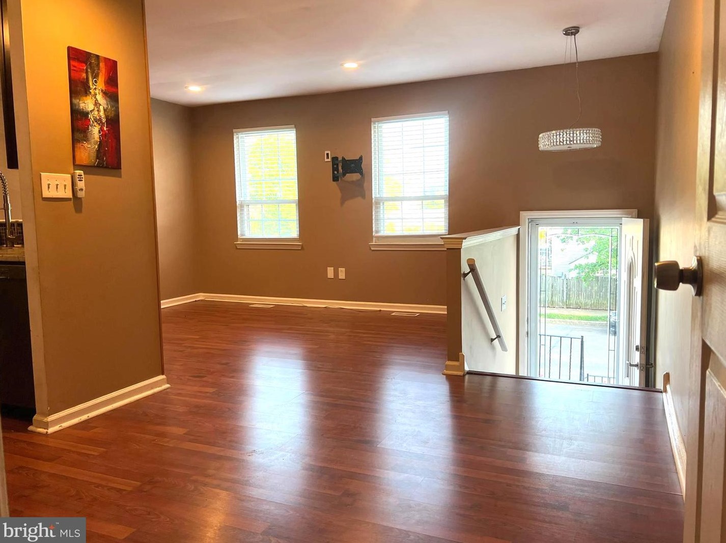 3706 Vale Ln, Philadelphia, PA 19114