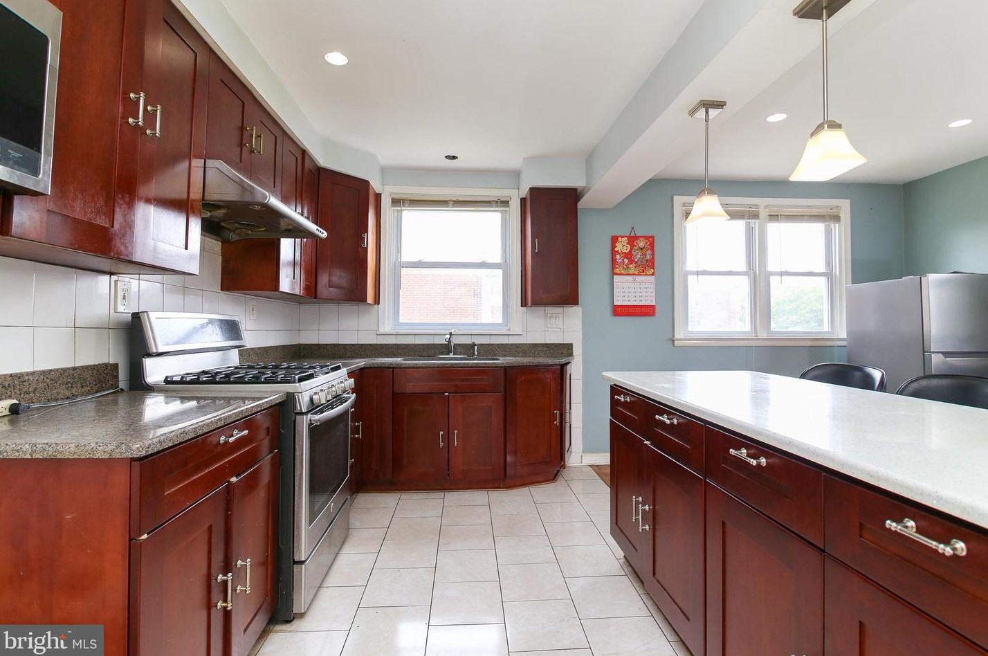 6301 Lawndale Ave, Philadelphia, PA 19111-5706