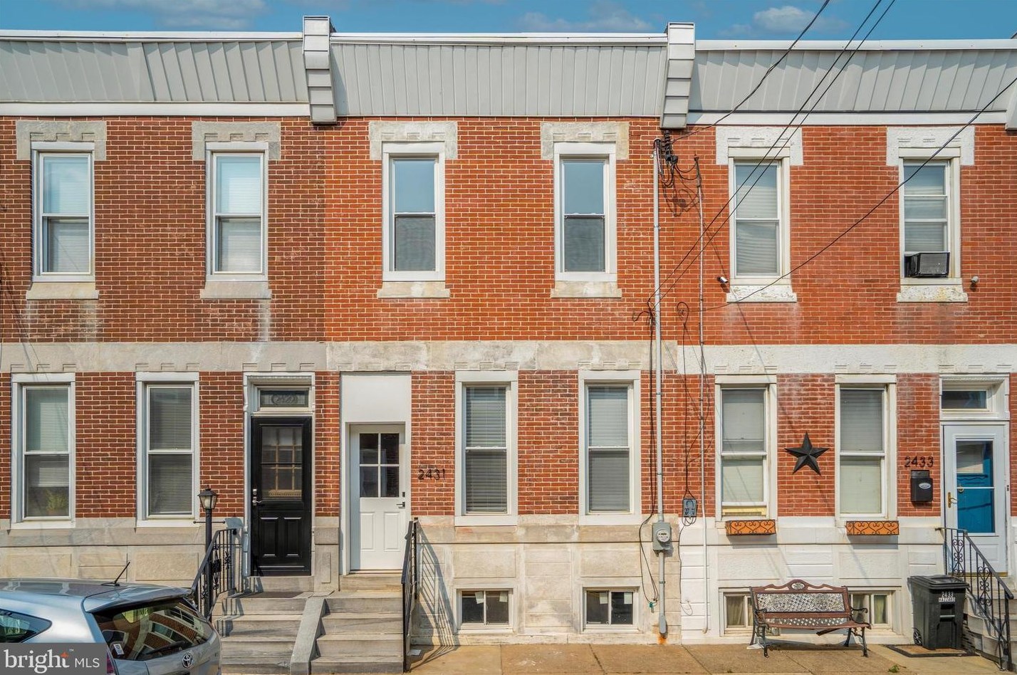 2431 Hazzard St, Philadelphia PA  19125-3112 exterior