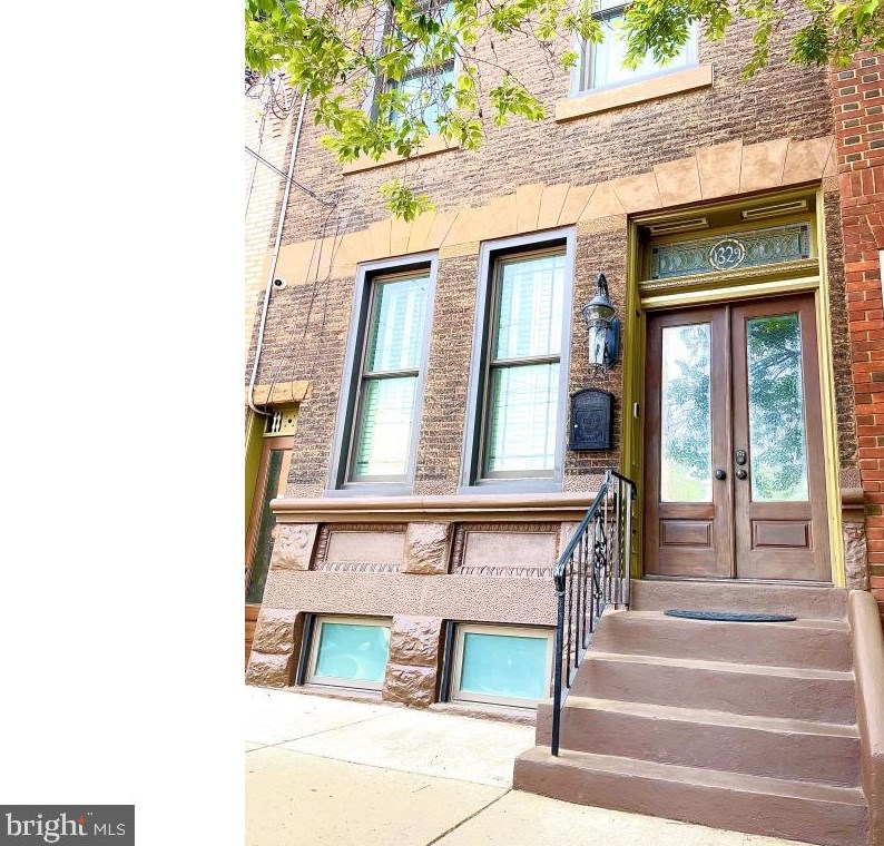1329 Palmer St, Philadelphia, PA 19125-3320