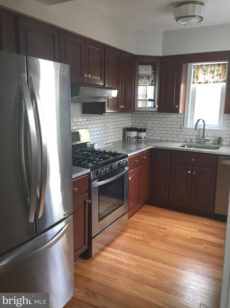 3325 Ainslie St, Philadelphia PA  19129-1423 exterior