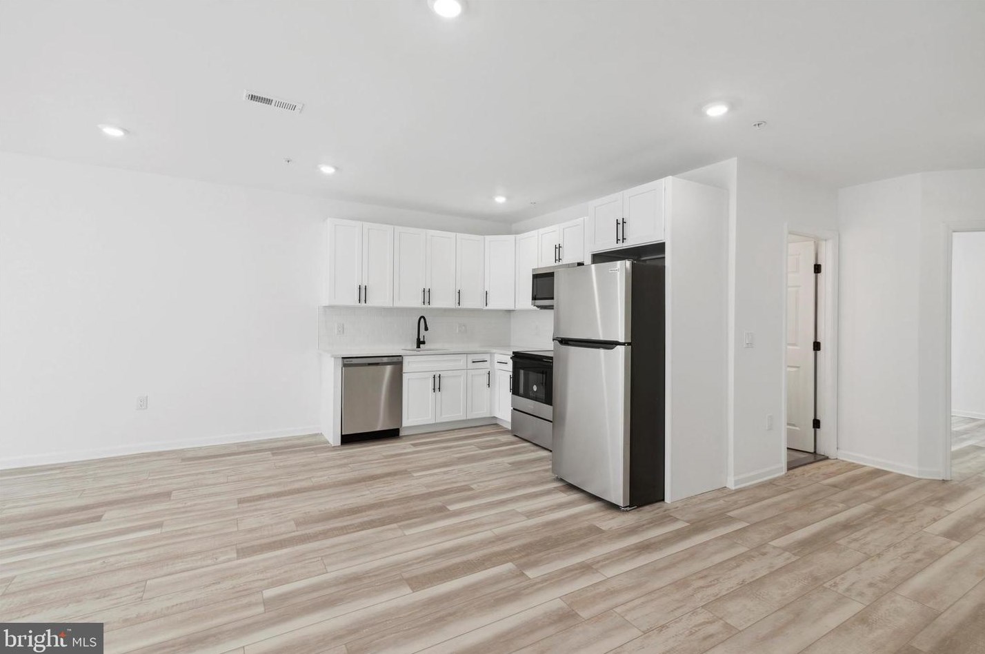 890 N 42nd St #5, Philadelphia, PA 19104