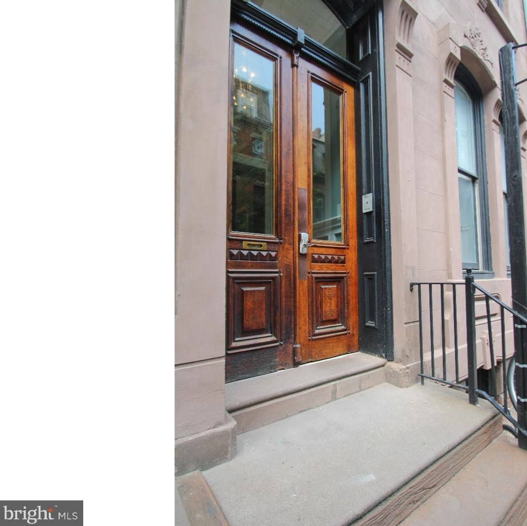 2033 Spruce St Apt 3, Philadelphia, PA 19103