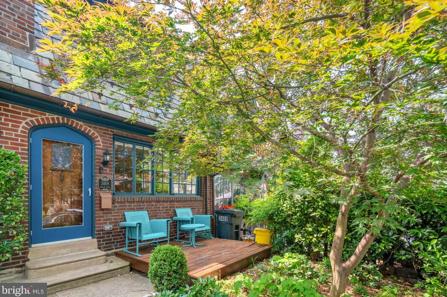 3468 Queen Ln, Philadelphia, PA 19129-1441