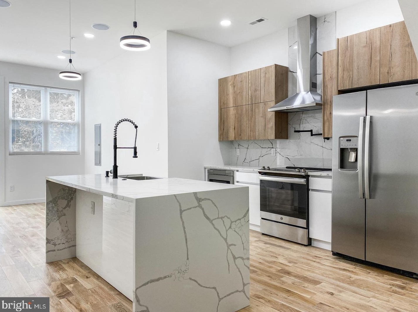 1537 N 33rd St #b, Philadelphia, PA 19121
