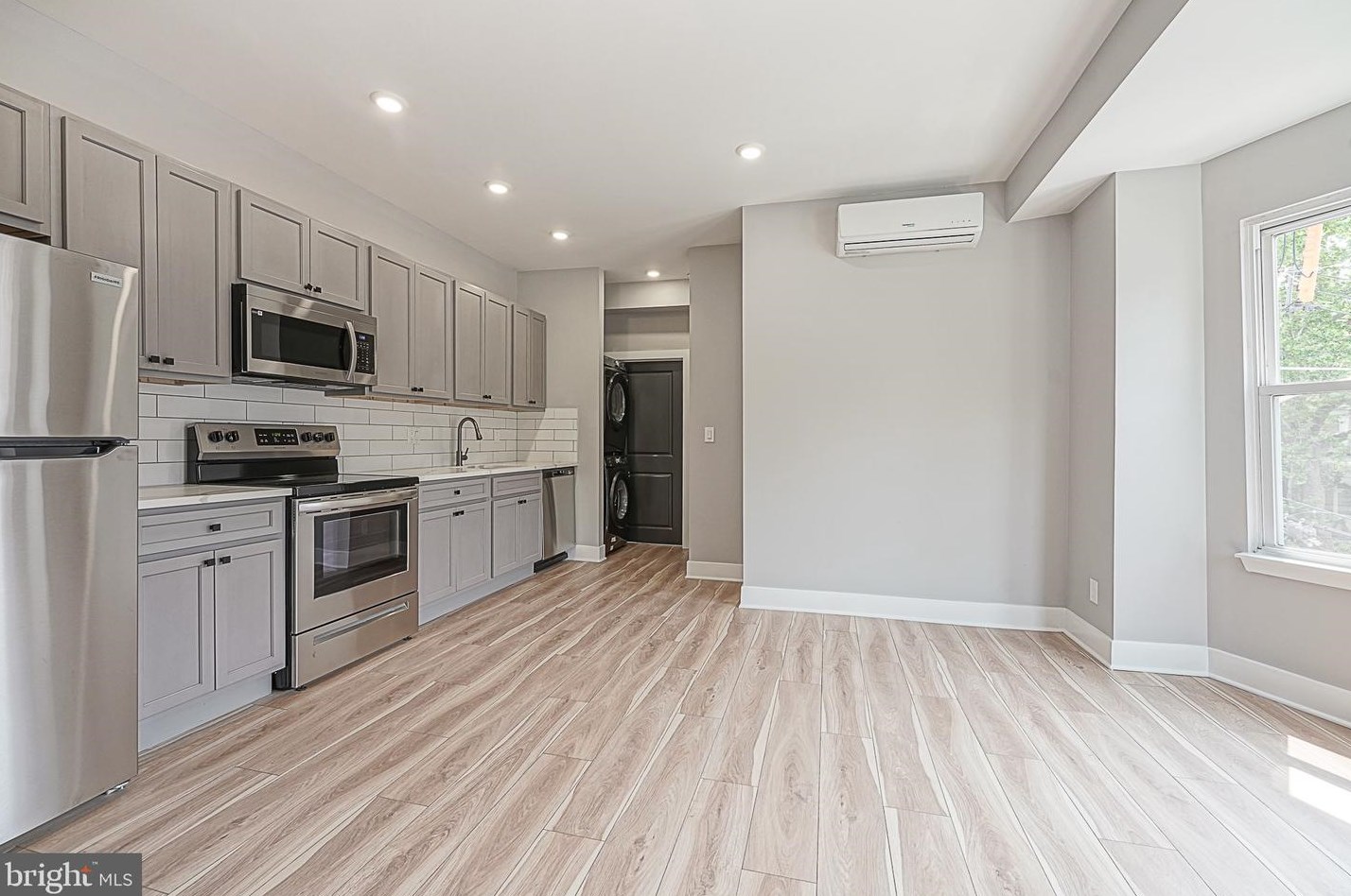 323 S 51st St #5, Philadelphia, PA 19143