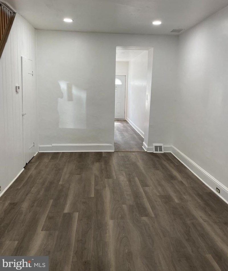 6170 Lawnton St, Philadelphia, PA 19128