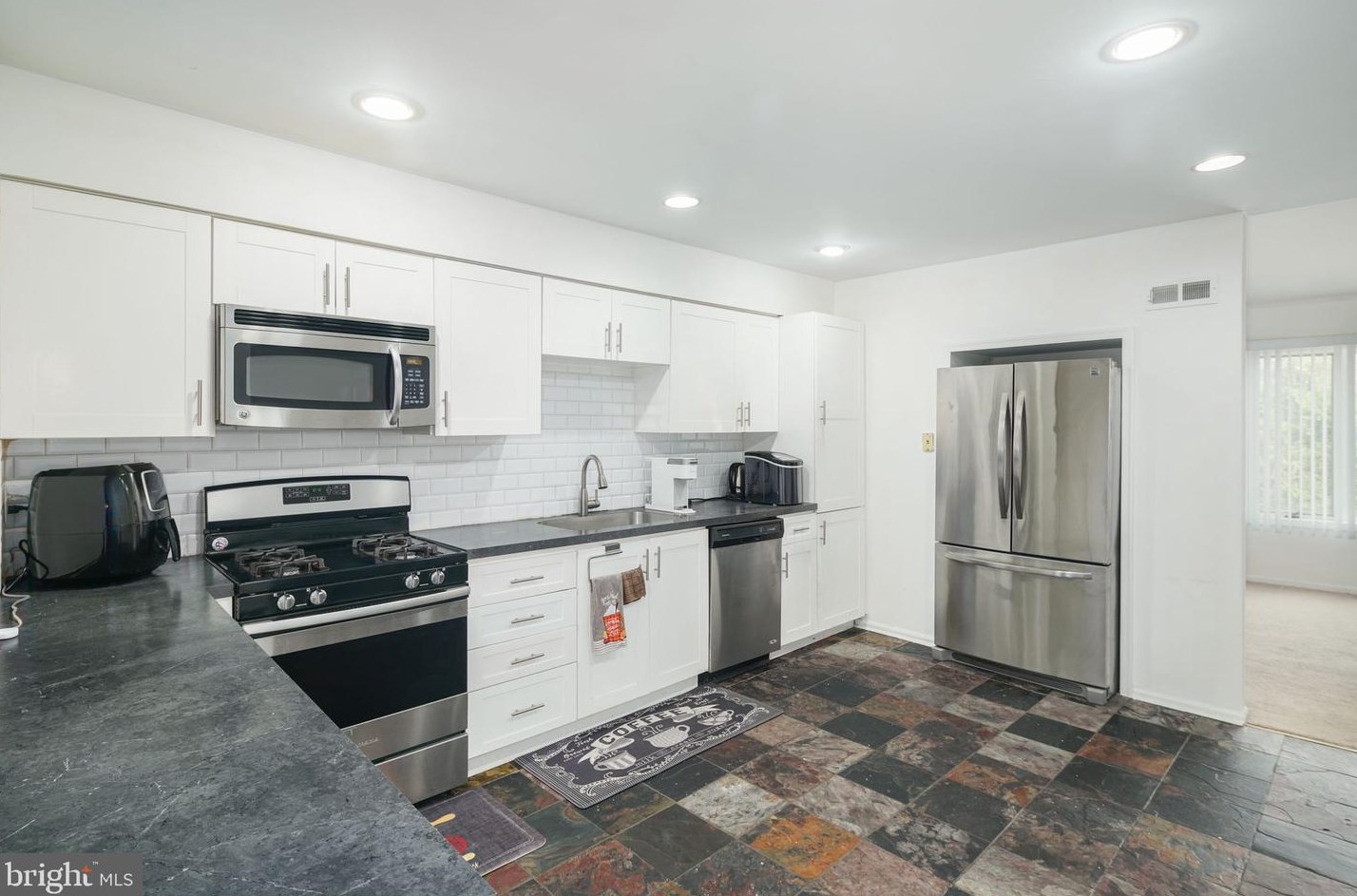 12727 Verda Dr, Philadelphia PA  19154-2045 exterior