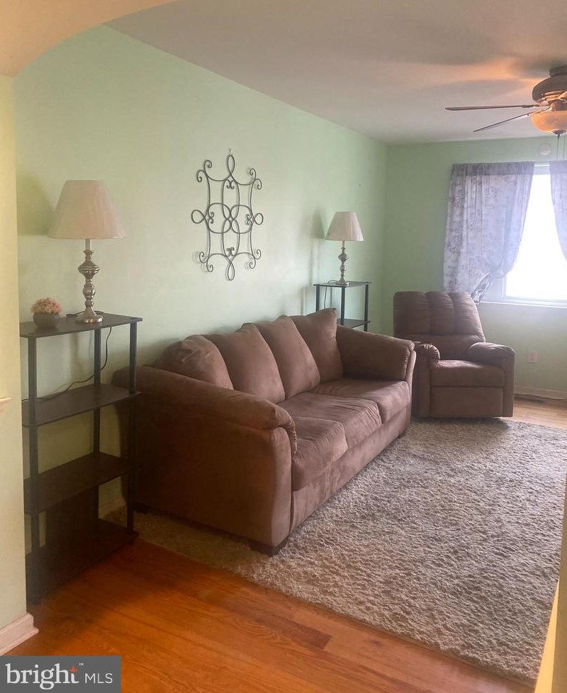 1036 Van Kirk St, Philadelphia, PA 19149-3627