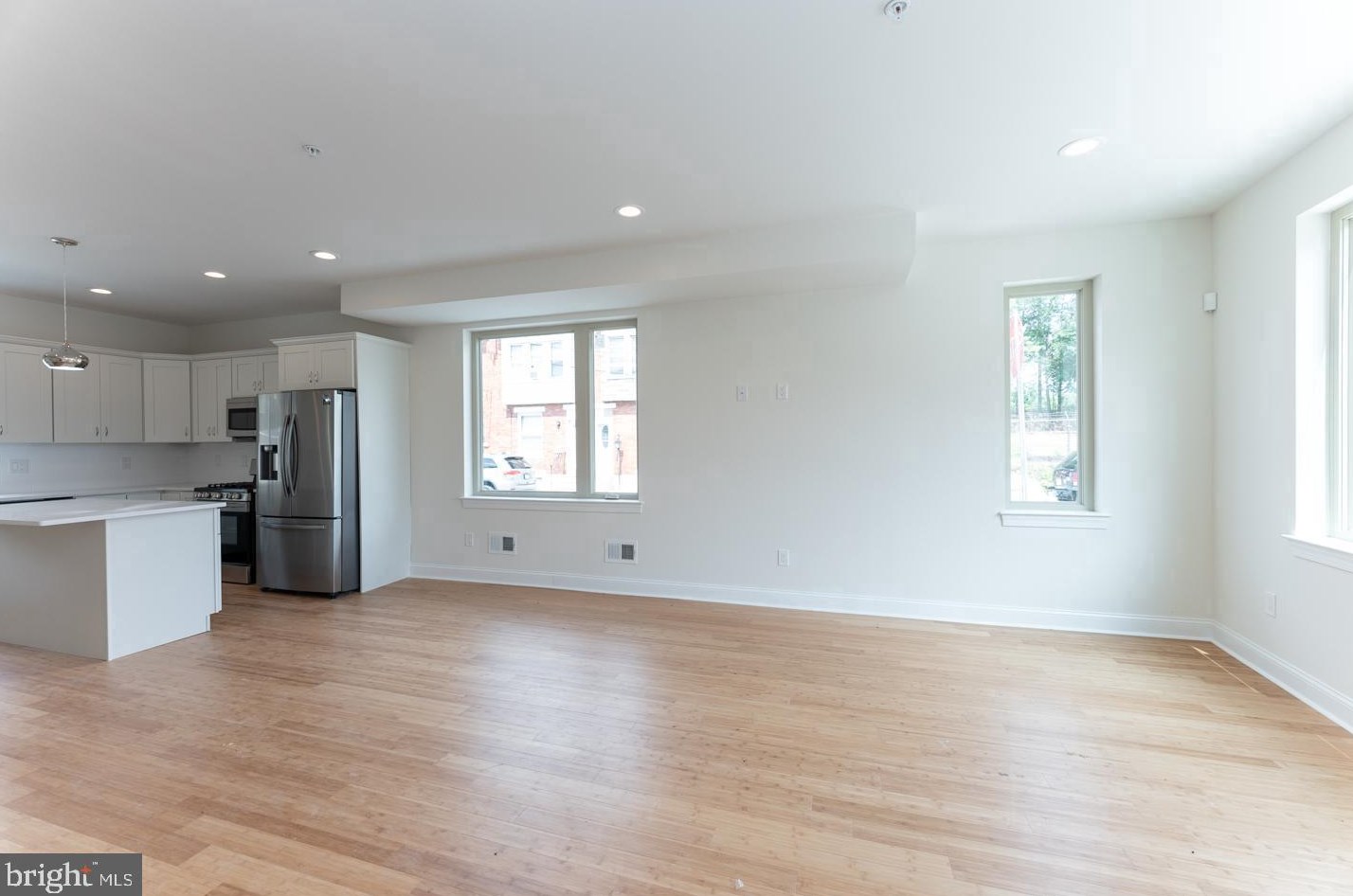 2212 Pacific St, Philadelphia, PA 19134-3821