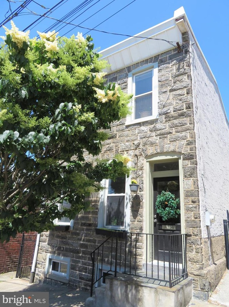 303 Salaignac St, Philadelphia, PA 19128-5123