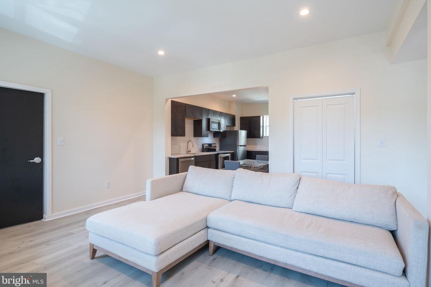 6728 Old York Rd #2, Philadelphia, PA 19126