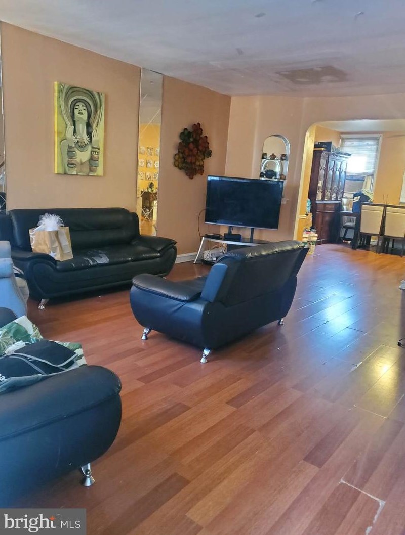 1420 Mckinley St, Philadelphia, PA 19149-2705