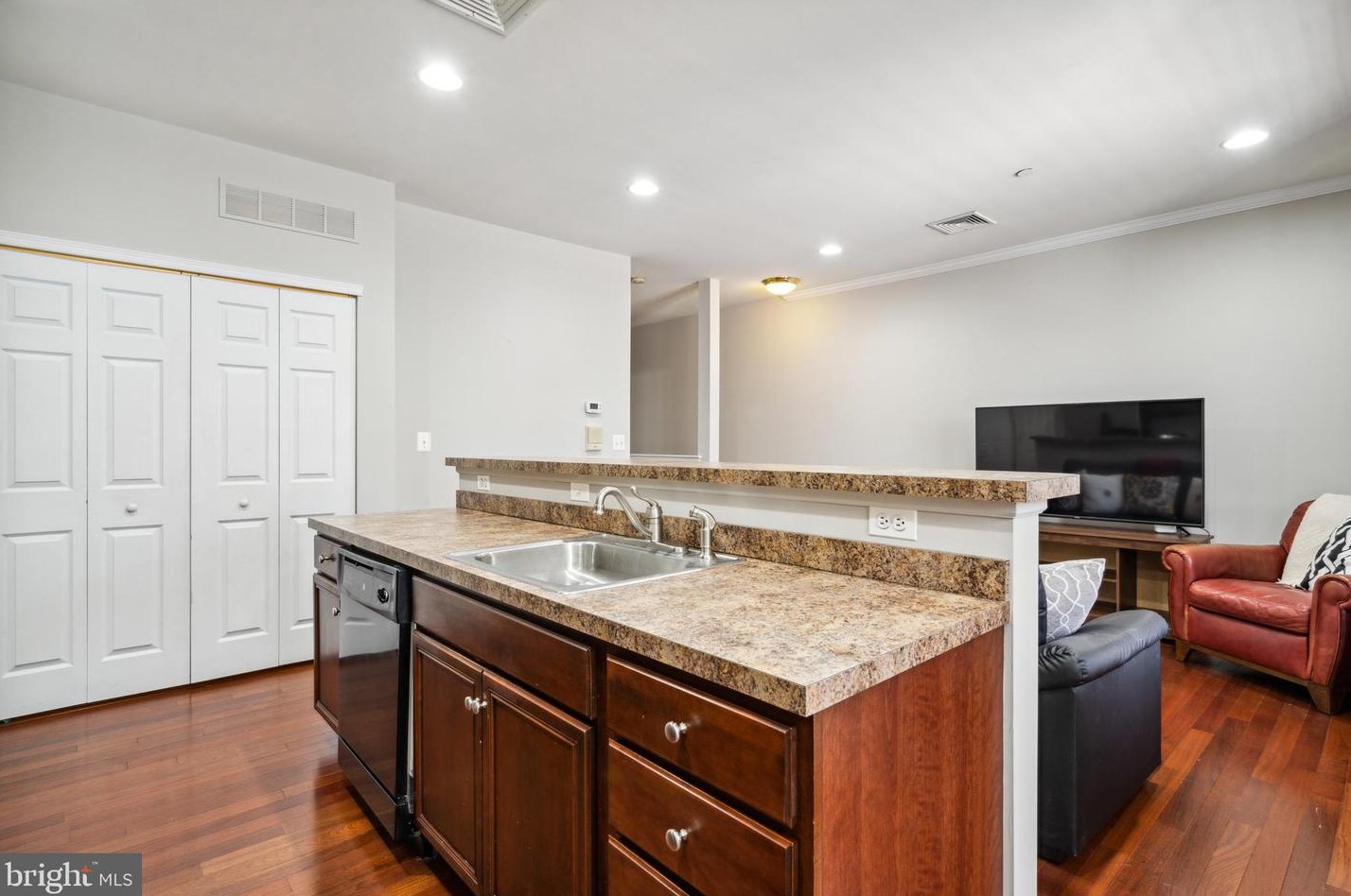 30 Brewerytown Ct, Philadelphia PA 19121-4431 exterior