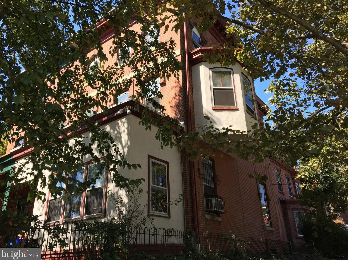 3701 Baring St, Philadelphia, PA 19104-2305