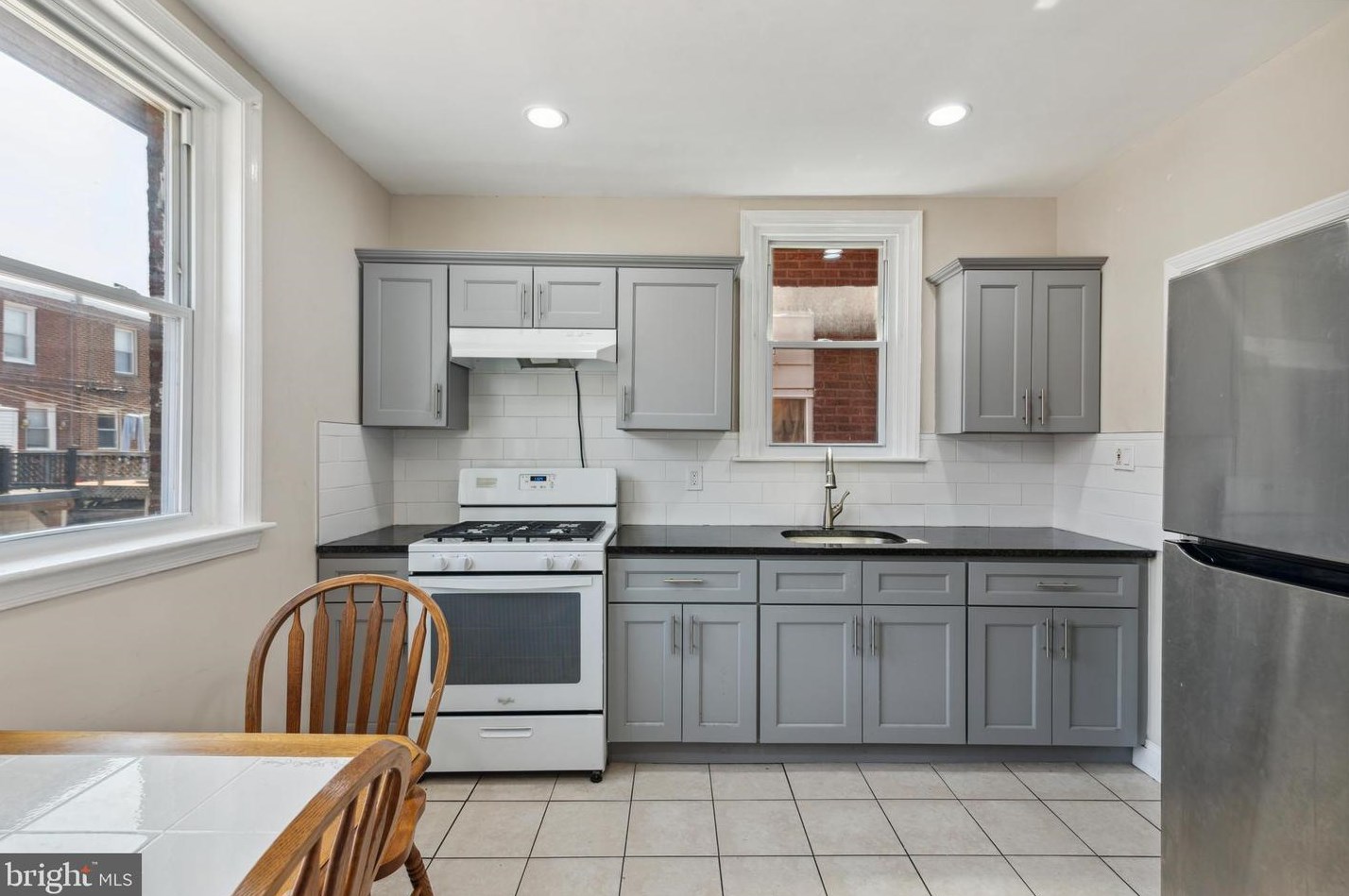 515 Sanger St, Philadelphia PA 19120-1719 exterior