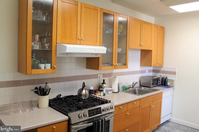 613 Montrose St, Philadelphia, PA 19147