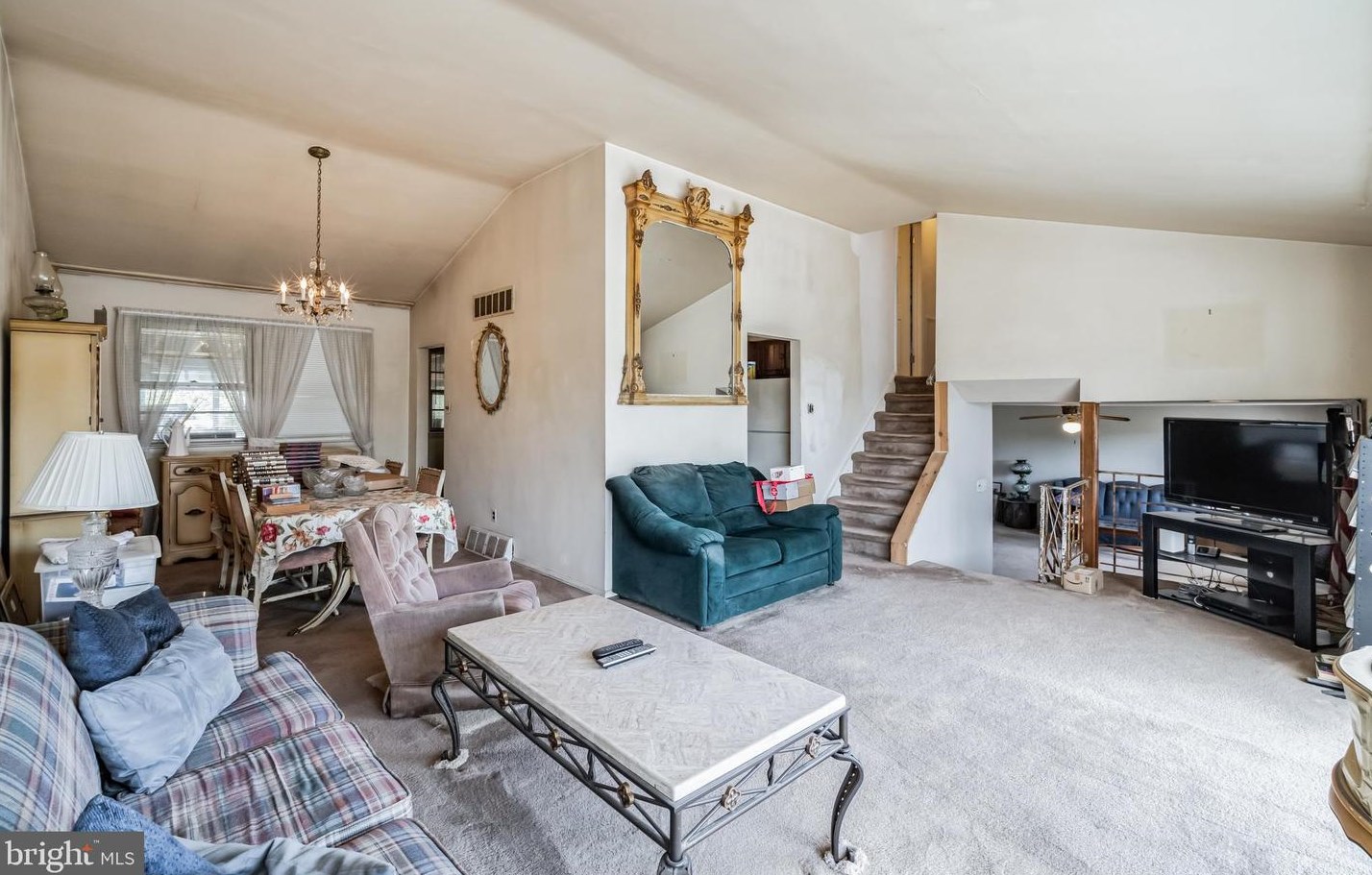 607 Renz St, Philadelphia PA 19128-1419 exterior