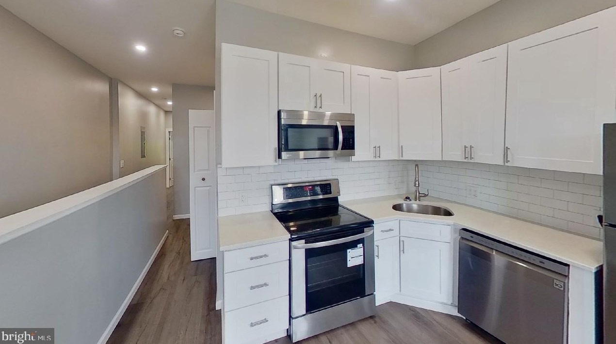 861 N 43rd St #2, Philadelphia, PA 19104