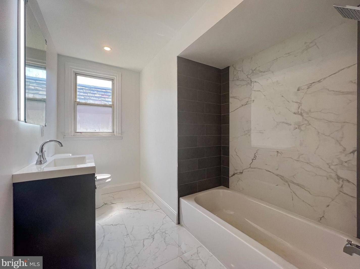 1227 Glenview St, Philadelphia, PA 19111-4530