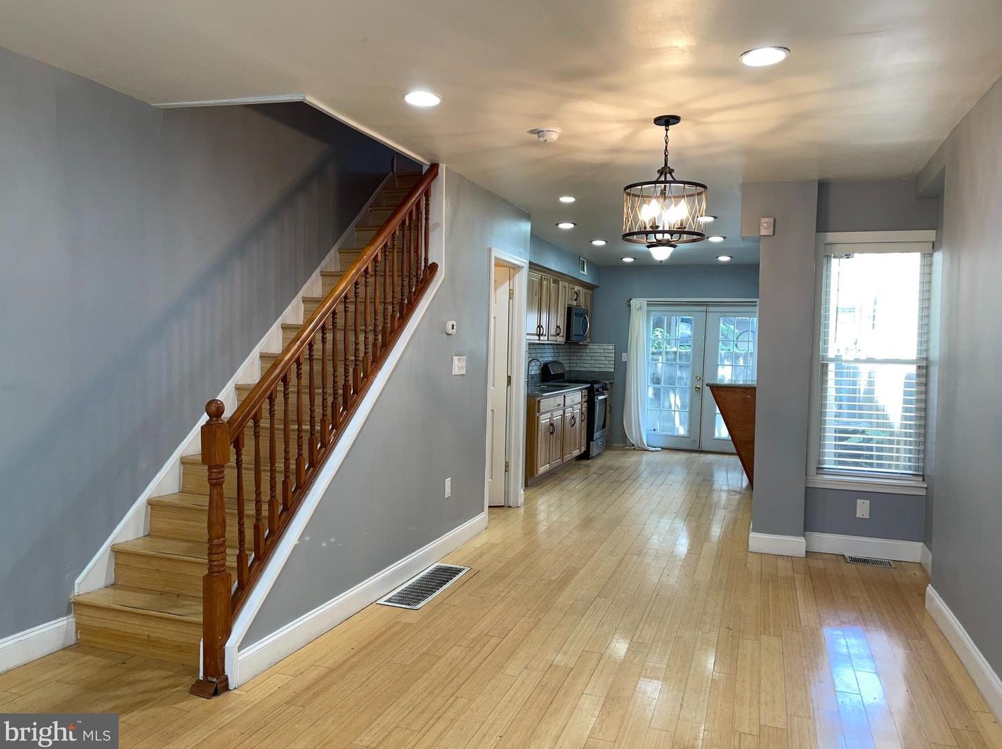 2027 Oakford St, Philadelphia, PA 19146