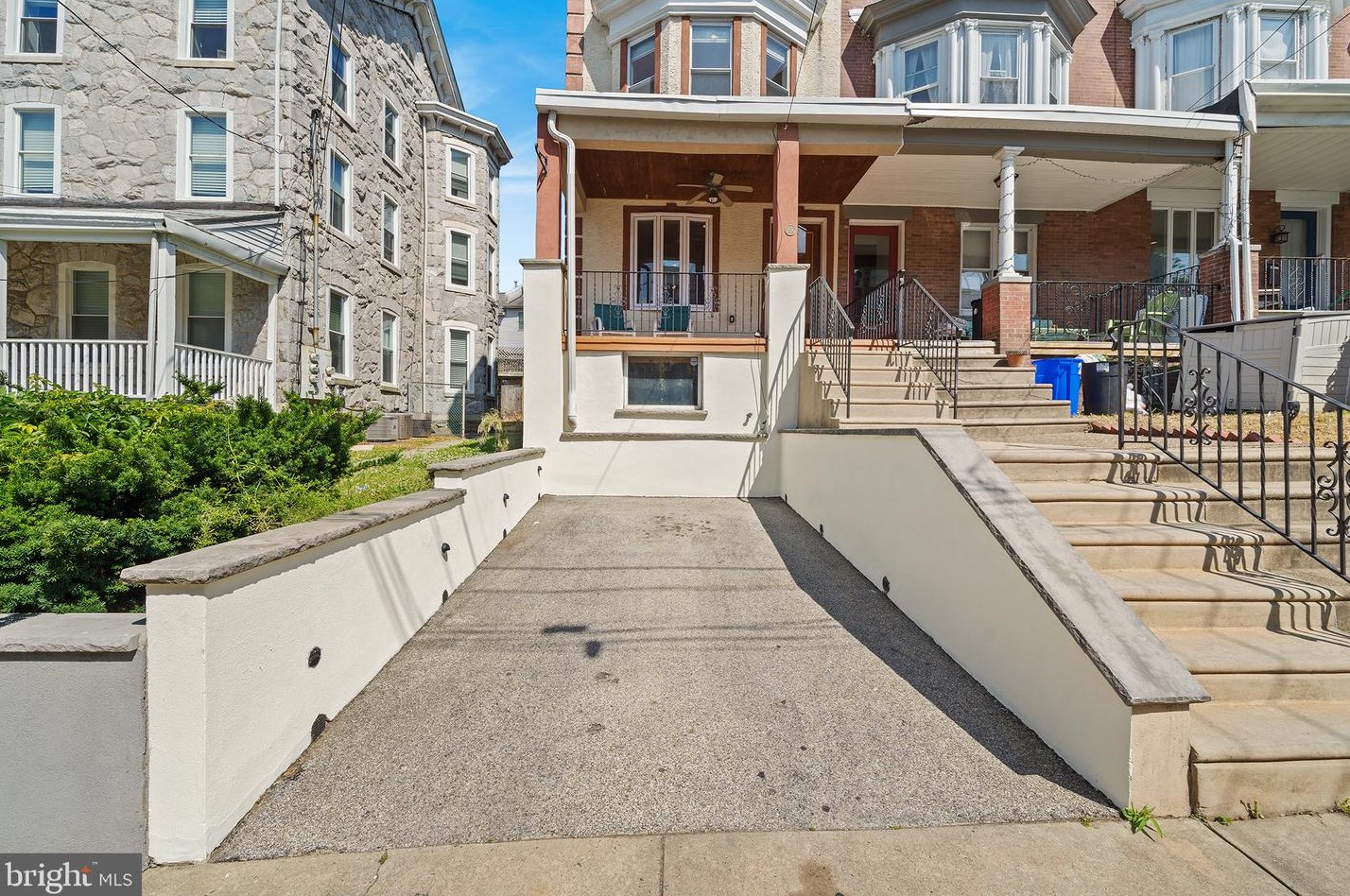 206 Green Ln, Philadelphia, PA 19127-1212