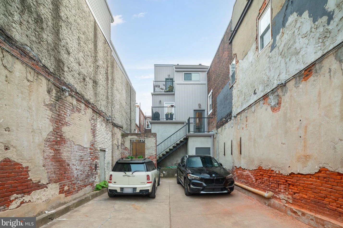 2013 Susquehanna Ave, Philadelphia, PA 19125-1525