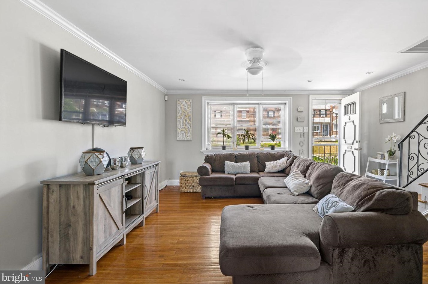 1512 Walnut Ln, Philadelphia, PA 19138-1608
