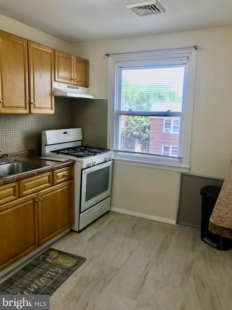 1605 Murdoch Rd #2nd Floor, Philadelphia, PA 19150