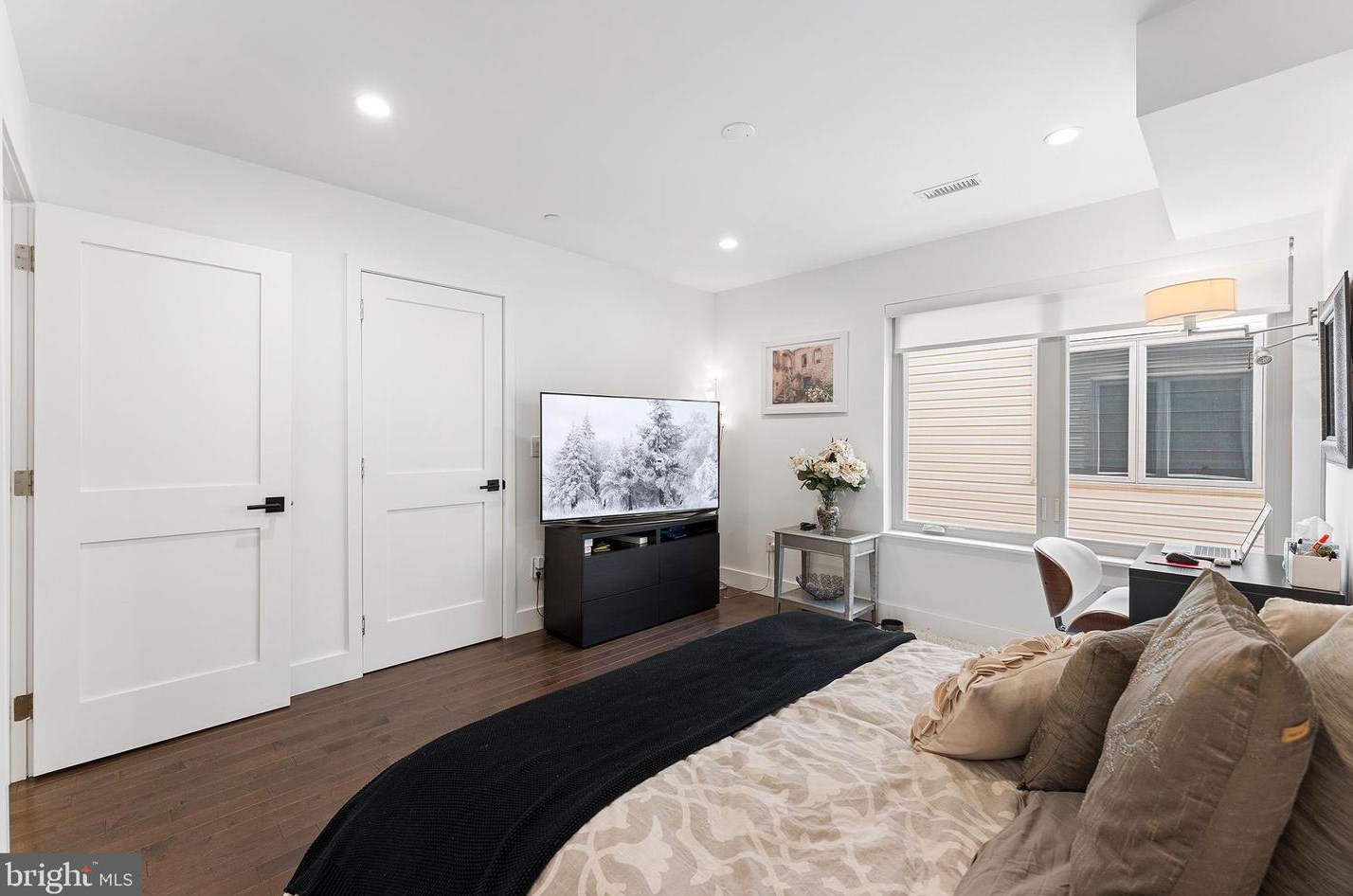 1315 Woodstock St, Philadelphia PA  19146-1439 exterior