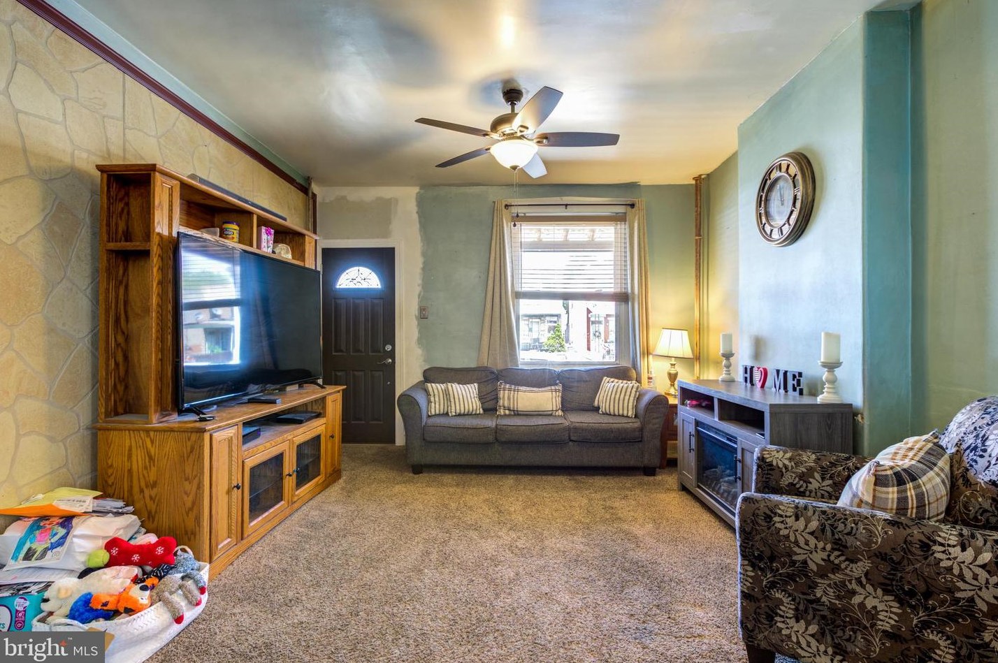 4547 Milnor St, Philadelphia PA exterior