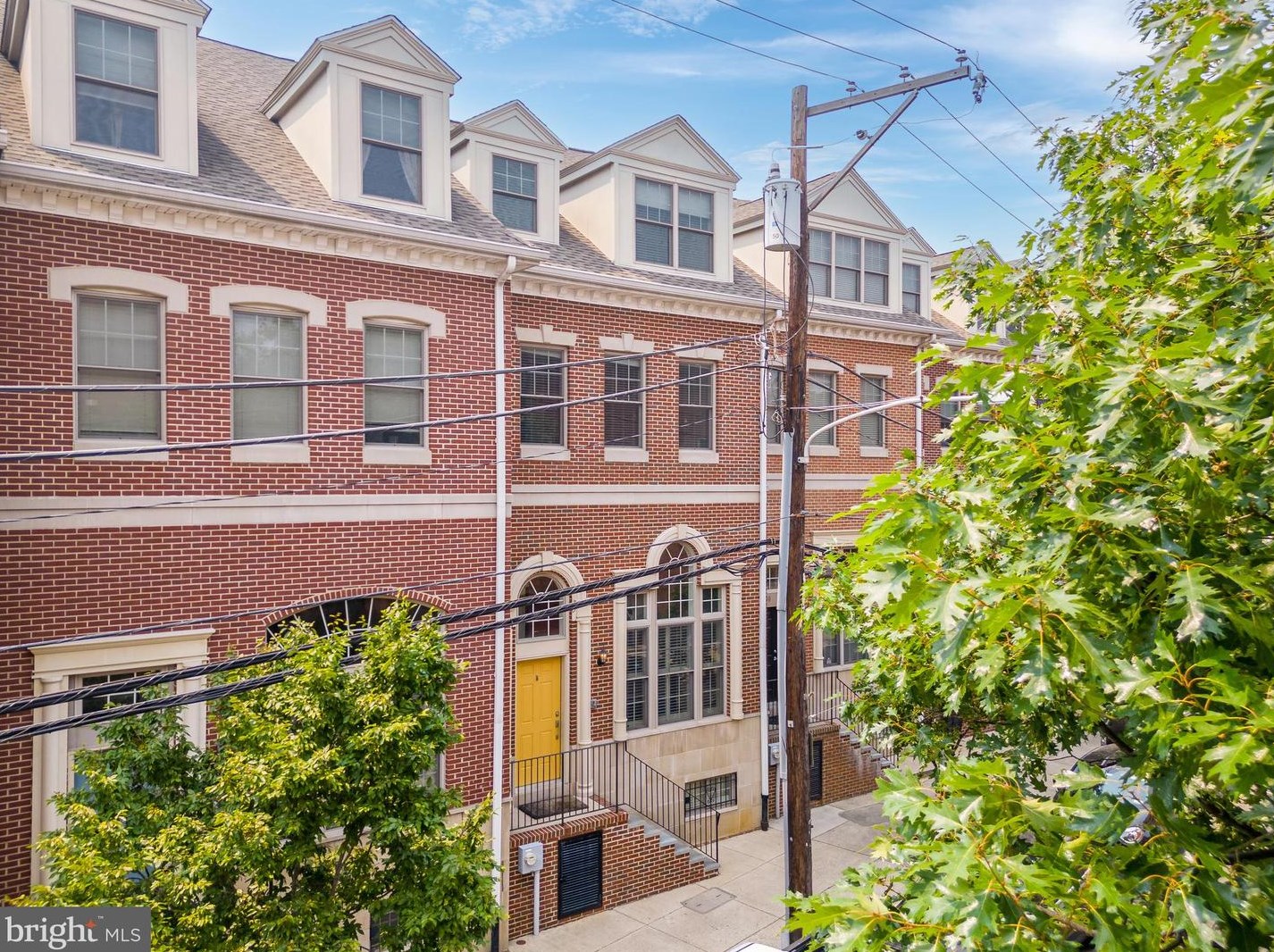832 Swanson St, Philadelphia, PA 19147-4339