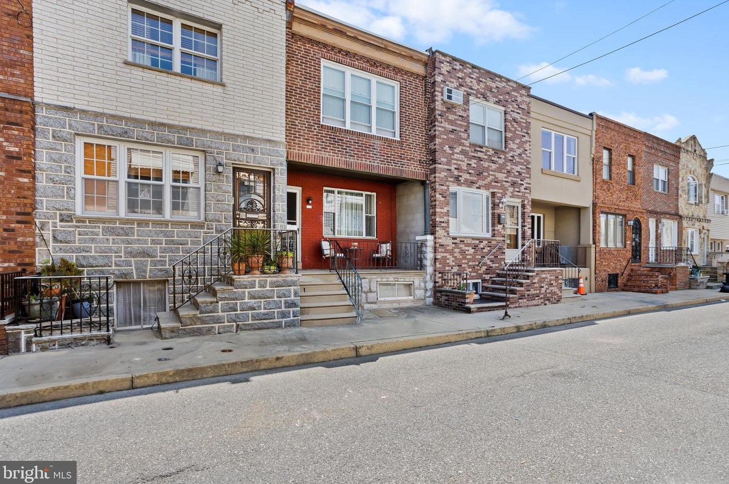 2943 Sydenham St, Philadelphia, PA 19132-2234