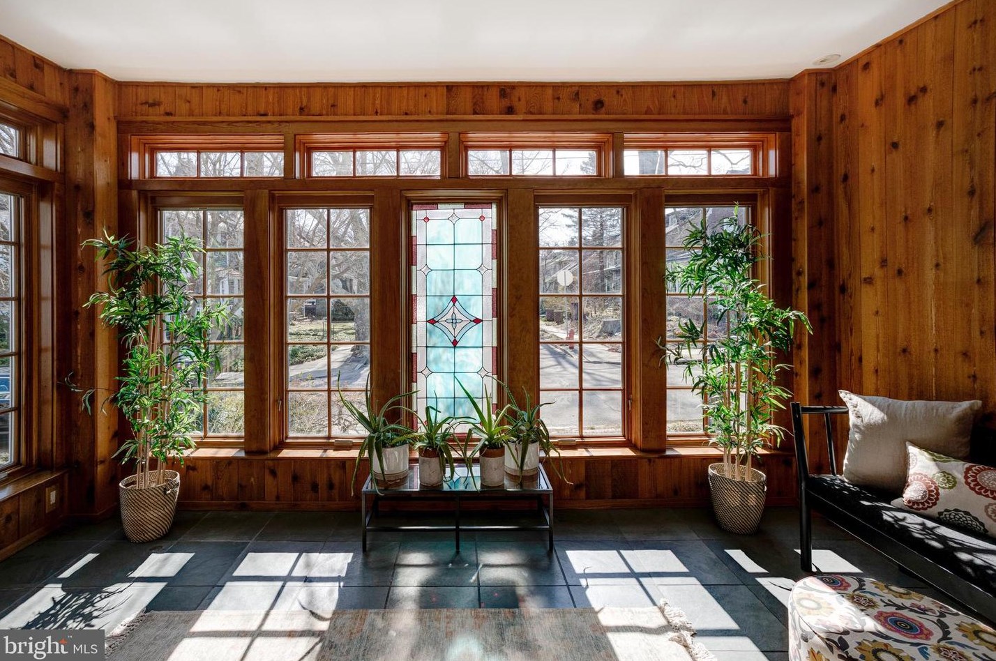 8413 Anderson St, Philadelphia PA  19118-2801 exterior