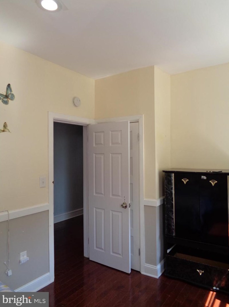 237 Somerville Ave, Philadelphia PA 19120-3223 exterior