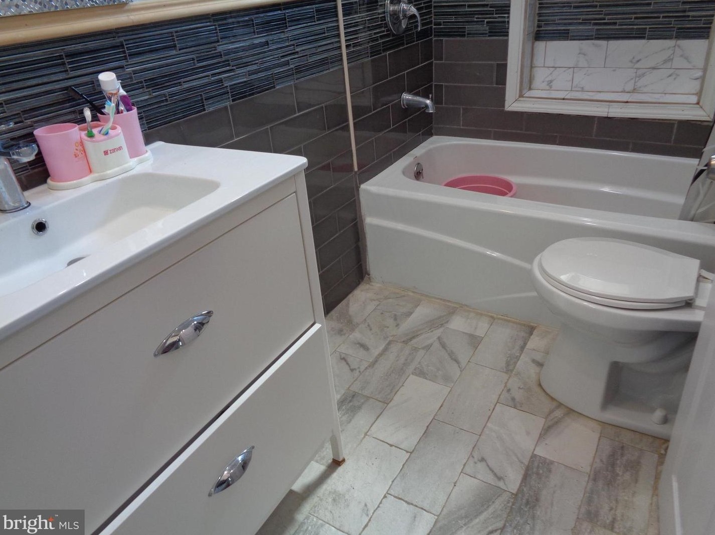 237 Somerville Ave, Philadelphia PA 19120-3223 exterior