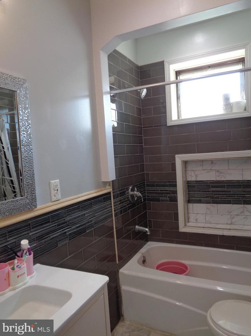 237 Somerville Ave, Philadelphia PA 19120-3223 exterior