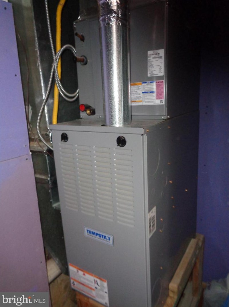 237 Somerville Ave, Philadelphia PA 19120-3223 exterior