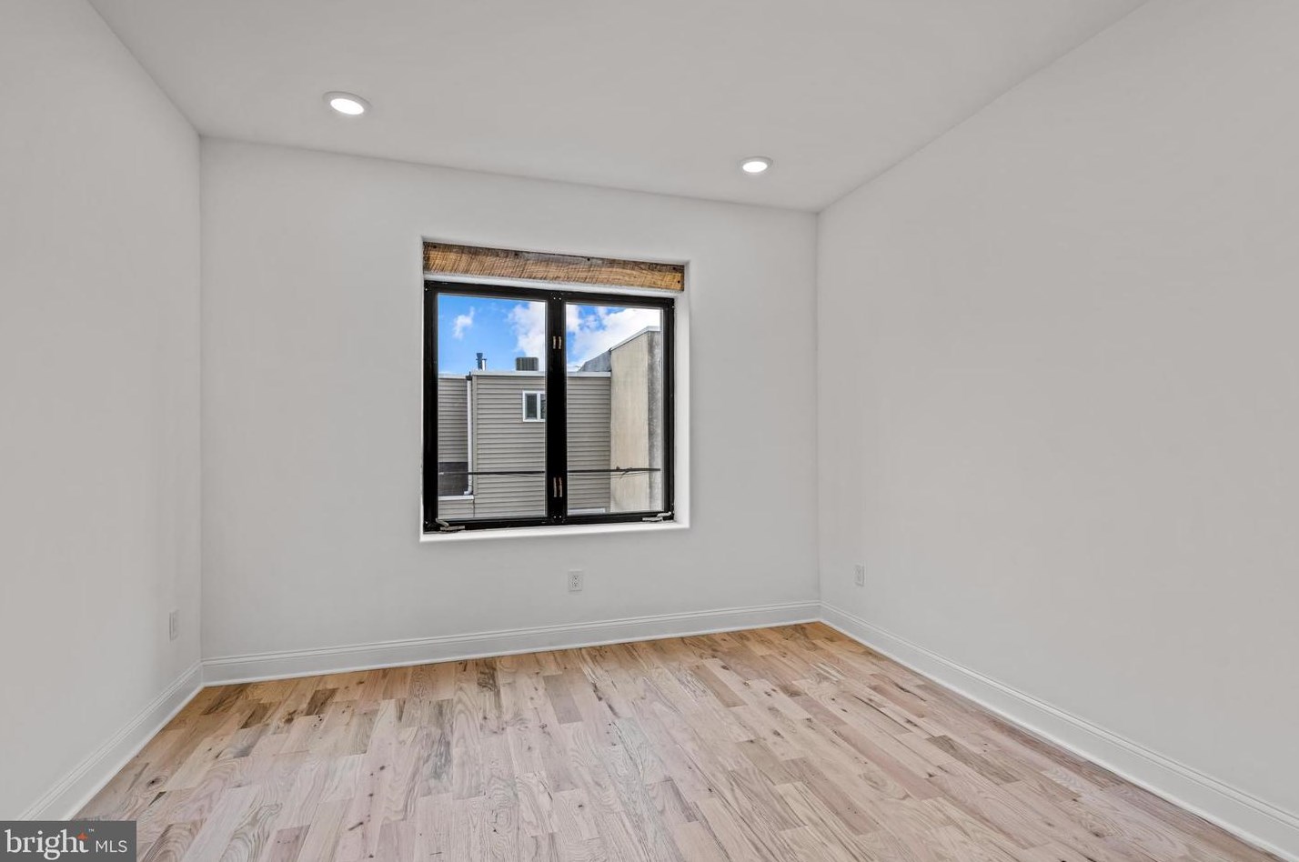 1106 Watkins St, Philadelphia PA  19148-1521 exterior