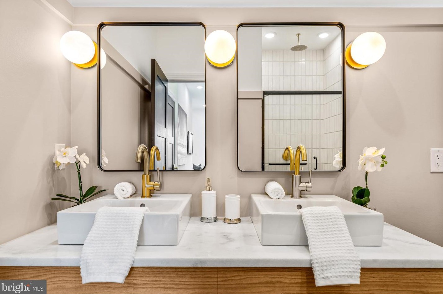 1106 Watkins St, Philadelphia PA  19148-1521 exterior