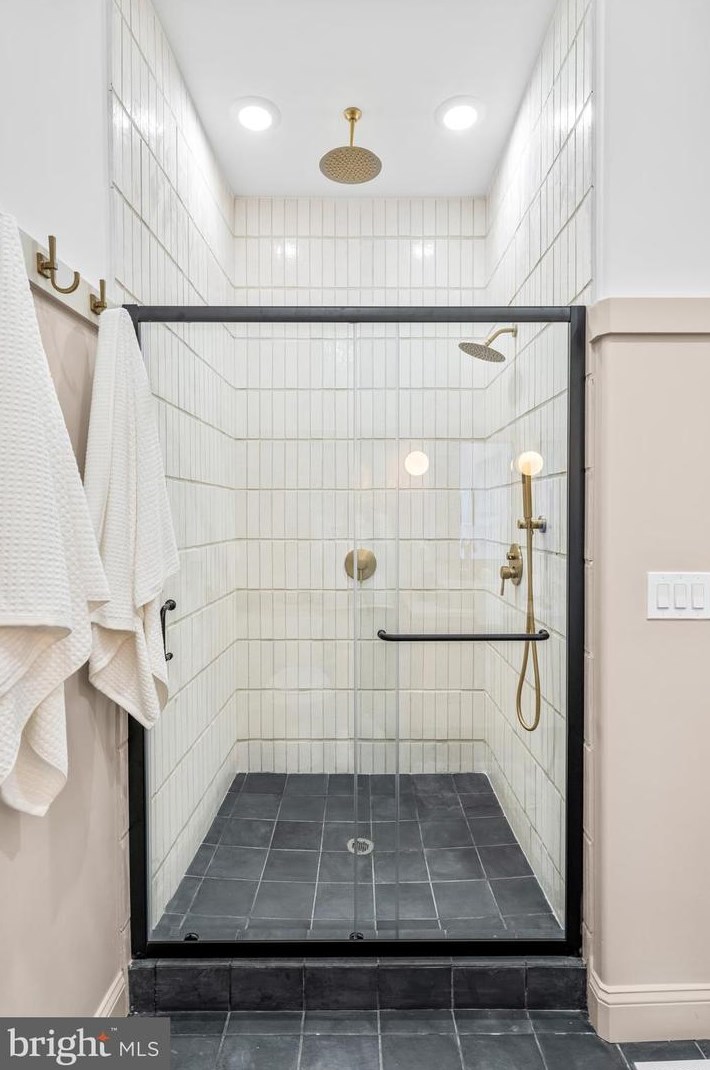 1106 Watkins St, Philadelphia PA  19148-1521 exterior