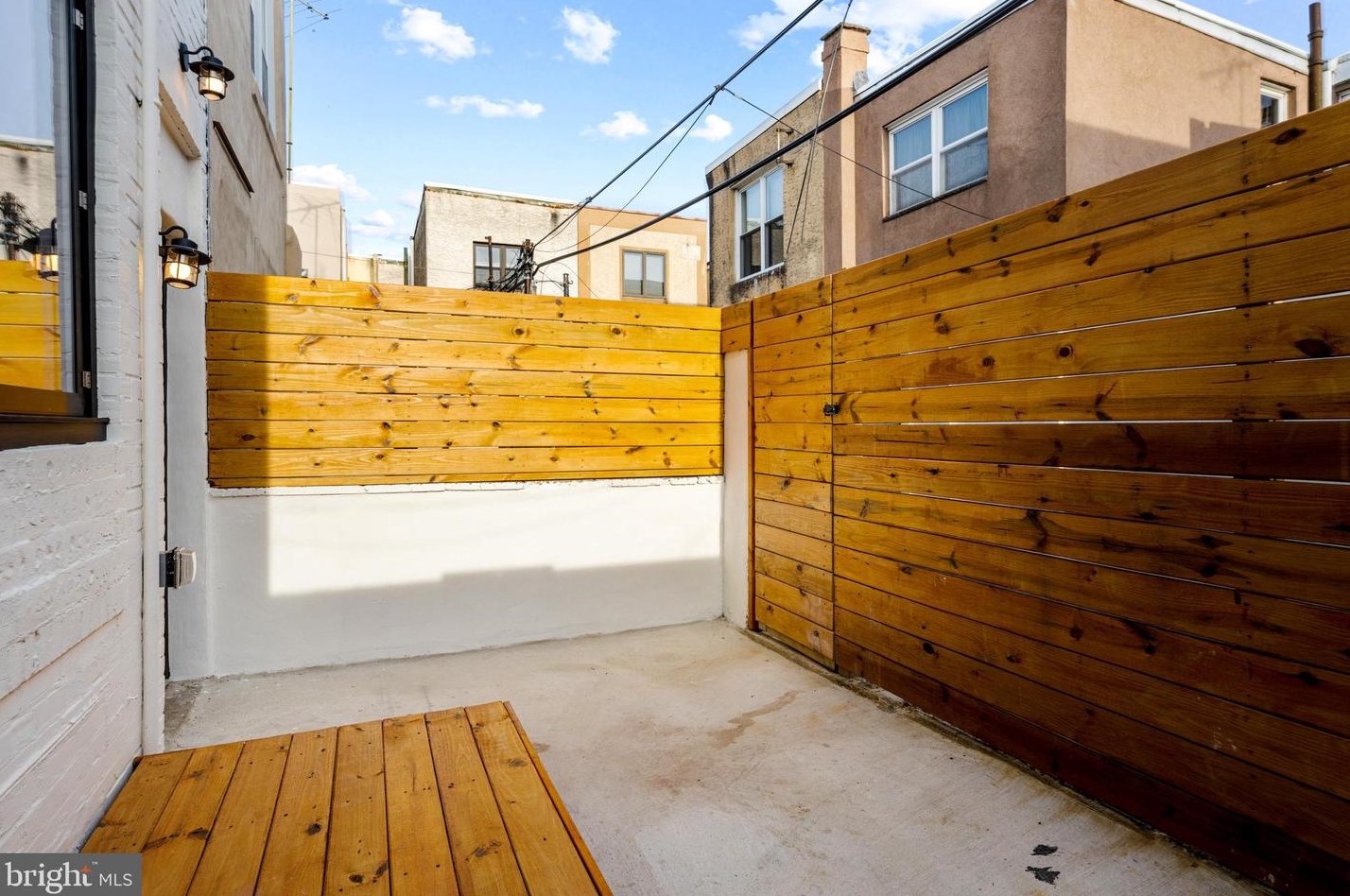 1106 Watkins St, Philadelphia PA  19148-1521 exterior