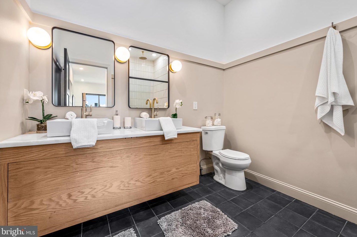 1106 Watkins St, Philadelphia PA  19148-1521 exterior