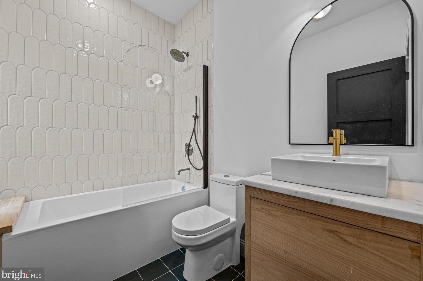 1106 Watkins St, Philadelphia PA  19148-1521 exterior