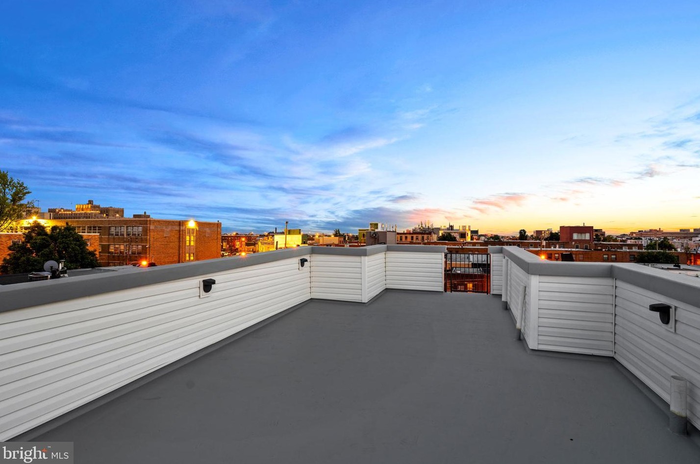 1106 Watkins St, Philadelphia PA  19148-1521 exterior