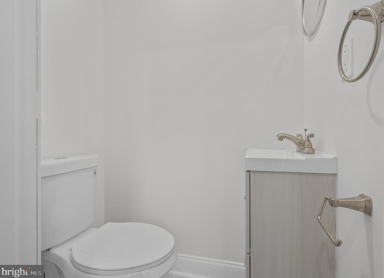 6012 Cedarhurst St, Philadelphia PA  19143-3105 exterior