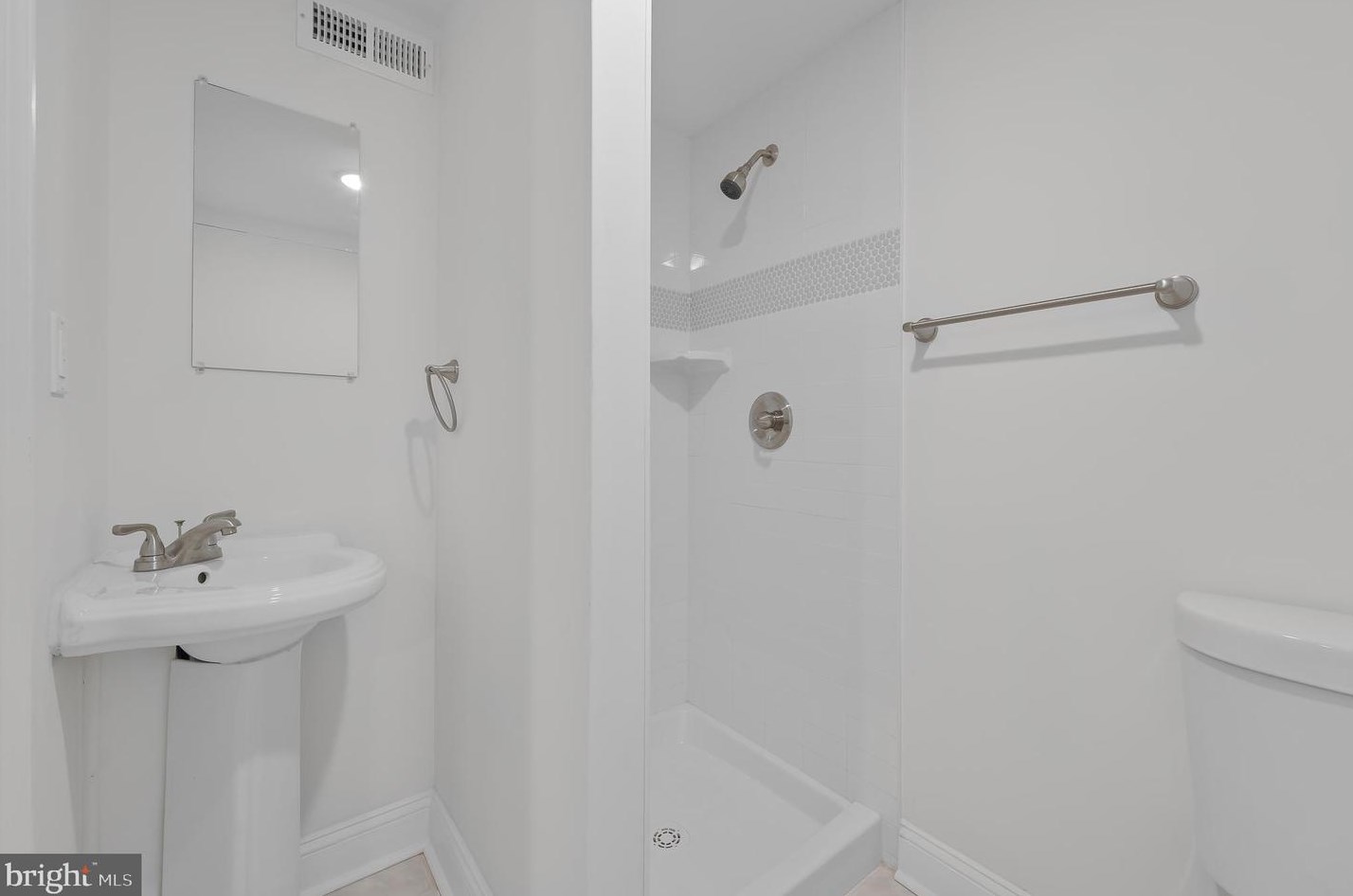 6012 Cedarhurst St, Philadelphia PA  19143-3105 exterior
